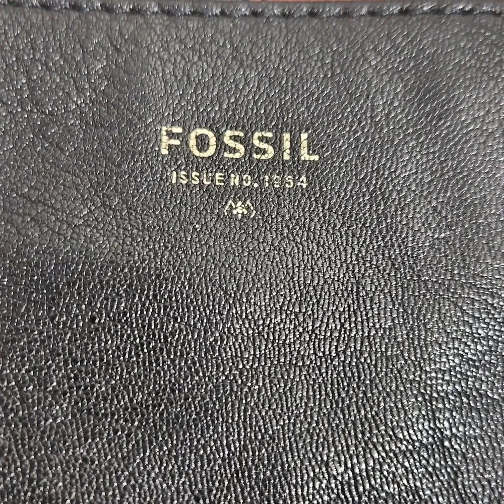 Fossil Gwen Shopper Tote – Black Goat Leather + Brown Trim, Zip Sides